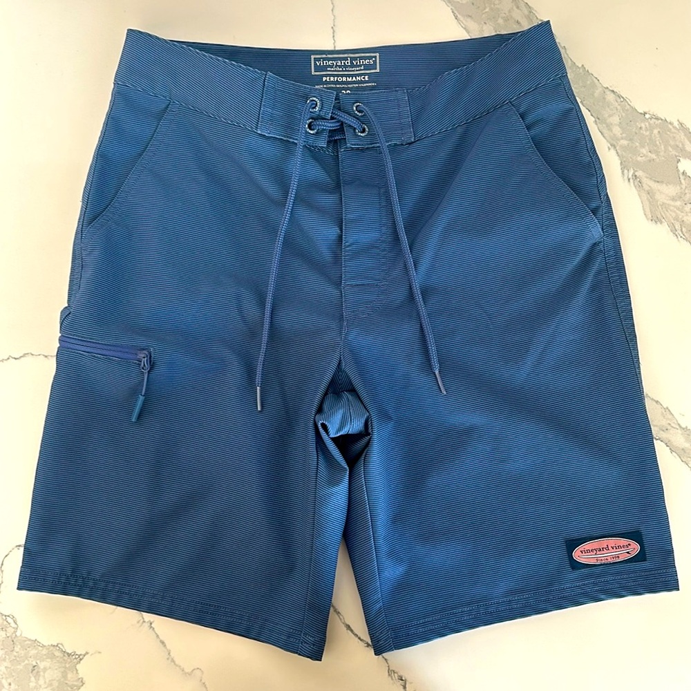 Vineyard Vines Performance Shorts Men’s 28 Blue Pinstripe